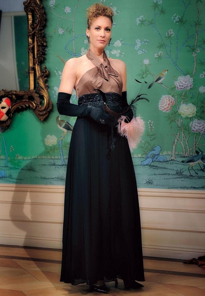 German actress Claudia Hiersche wearing blak satin opera gloves