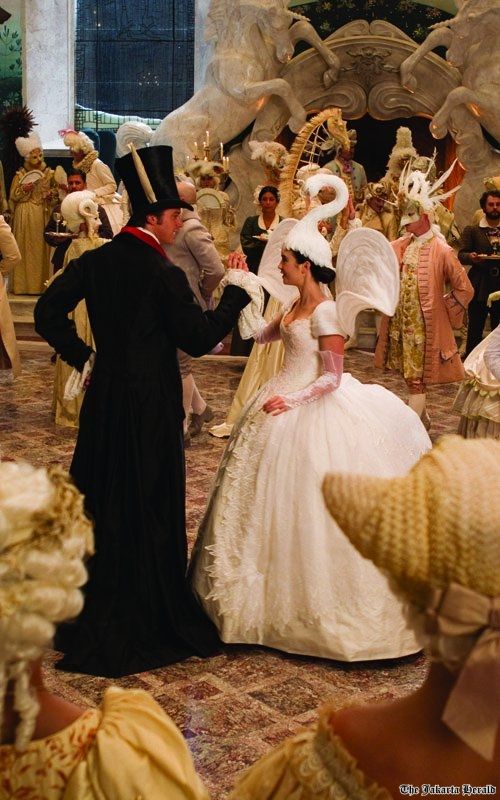 Swan hat... in 'Snow White' movie